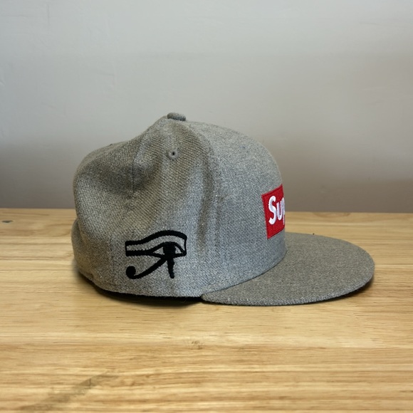 Supreme New Era Hat - Picture 2 of 5